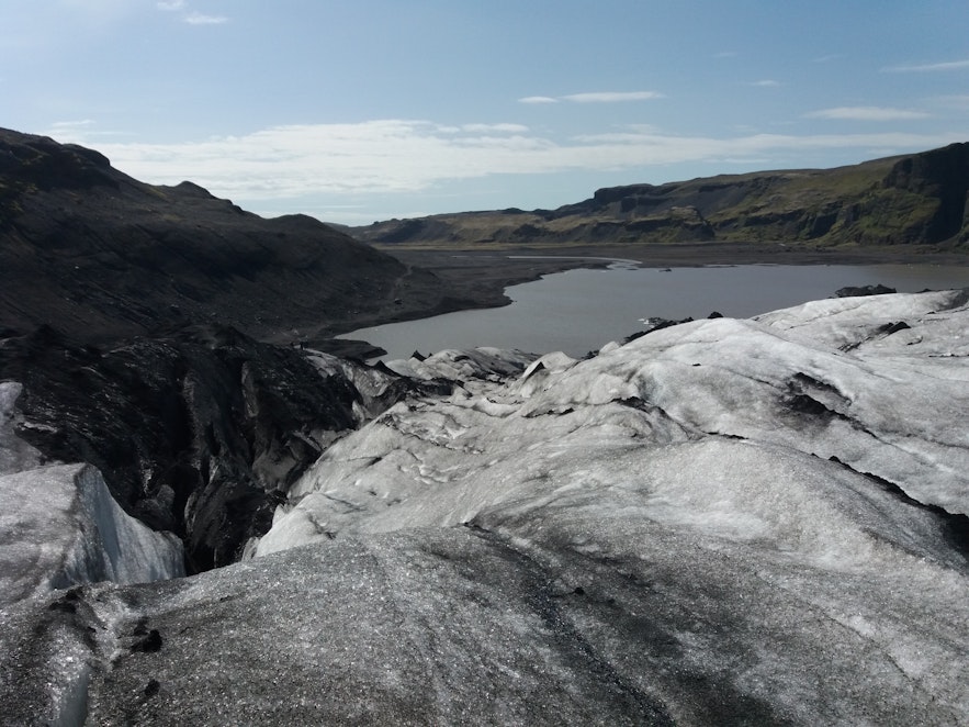 Vue depuis la langue glaciaire Solheimajokull en Islande