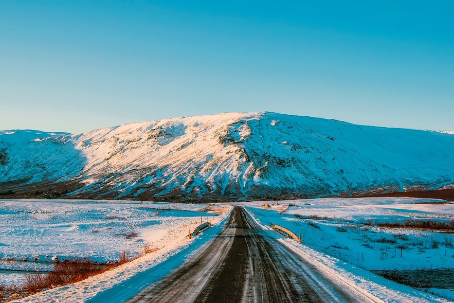 Route en Islande en hiver