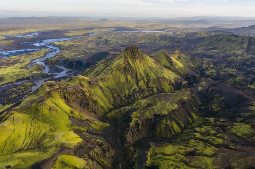 乘坐直升机从空中看冰岛中央内陆高地