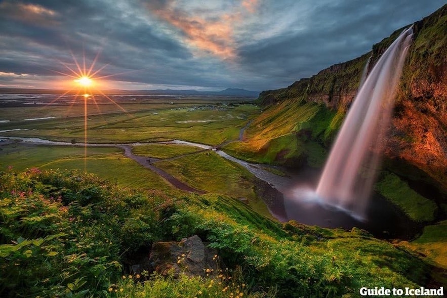 ไอซ์แลนด์มีน้ำตก ภูเขา ทะเลสาบ แม่น้ำ และธารน้ำแข็งมากมาย
