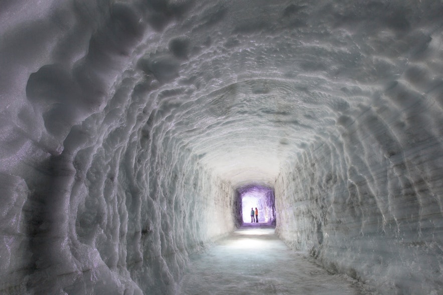 랑요쿨 빙하 속 인공 터널
