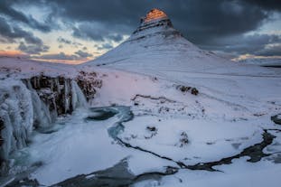 아이슬란드에서 가장 아름다운 산 중 하나인 키르키펠산.
