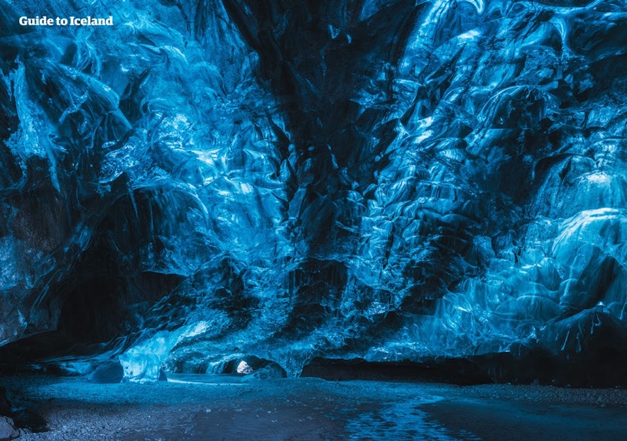 Intensywnie błękitna jaskinia lodowa, Vatnajokull