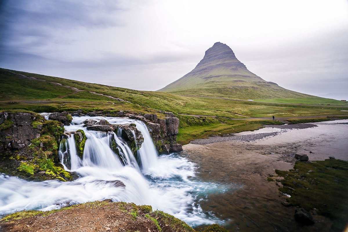tour guide trips to iceland