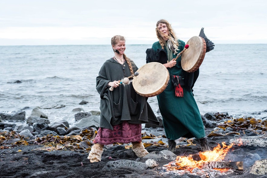 사가 페스트는 아이슬란드의 전통 문학 이야기에서 영감을 받은 축제입니다.