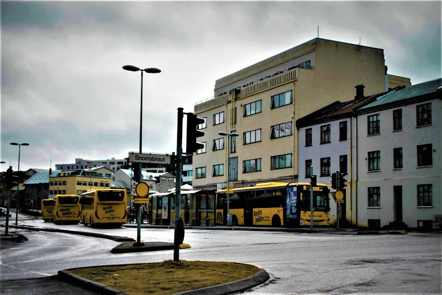 Tuż przy Hlemmur znajduje się centralny posterunek policji w Reykjavíku.