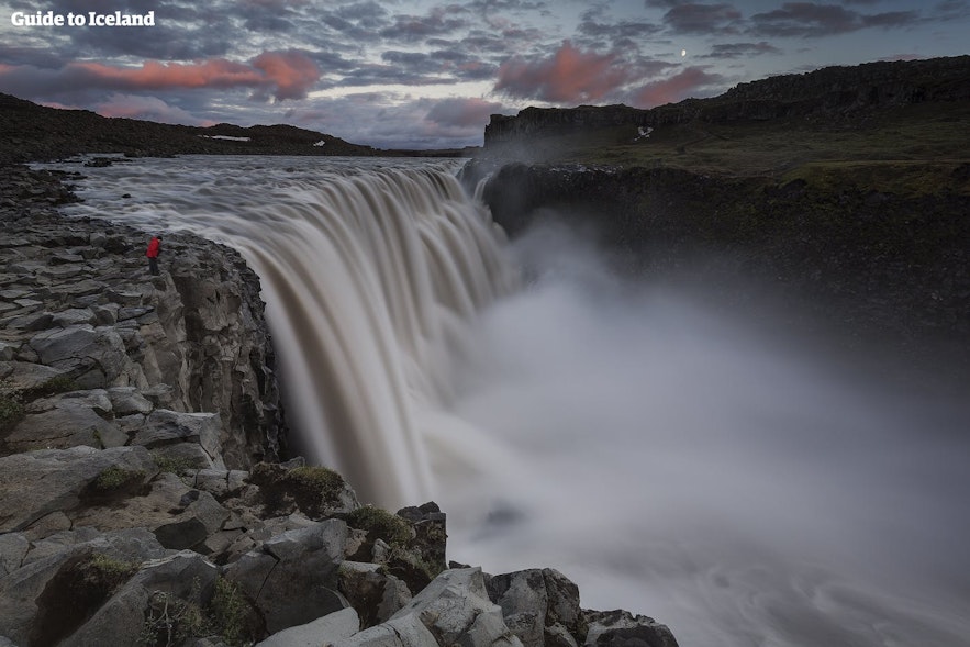 冰岛北部黛提瀑布