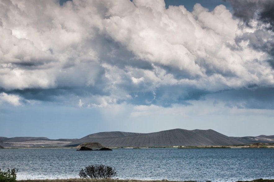 米湖是北部冰岛首屈一指的大牌景区