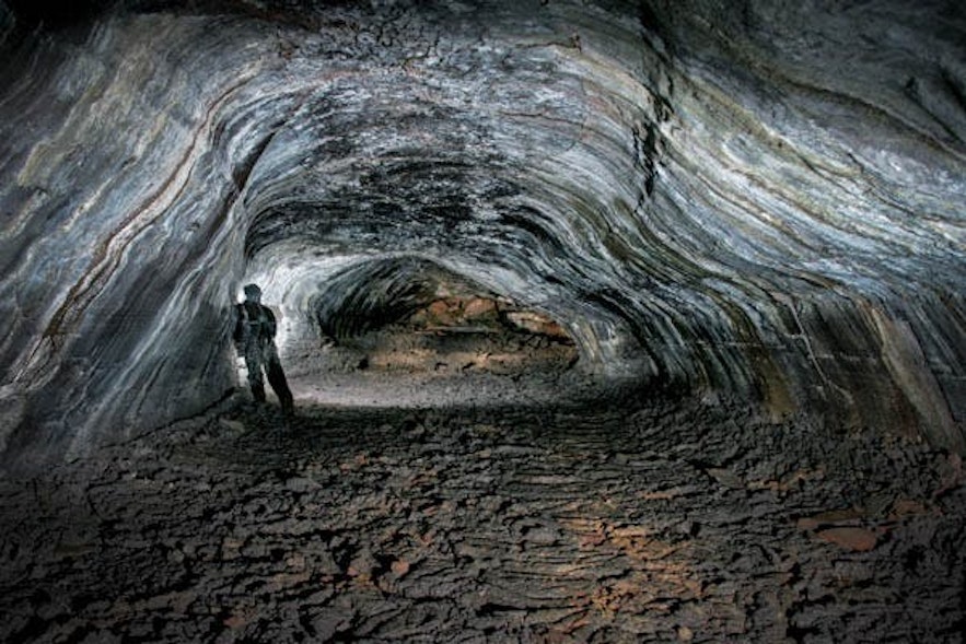 Leiðarendi Lava-Höhle