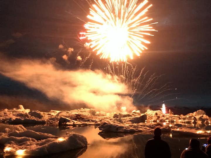 Feuerwerk bei der Gletscherlagune Jökulsárlón