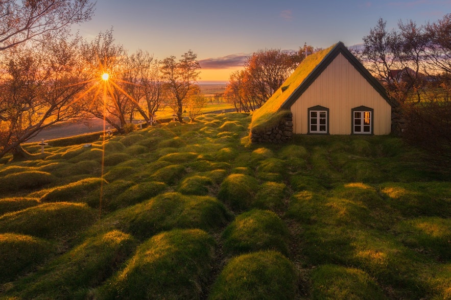 冰岛的传统草顶屋