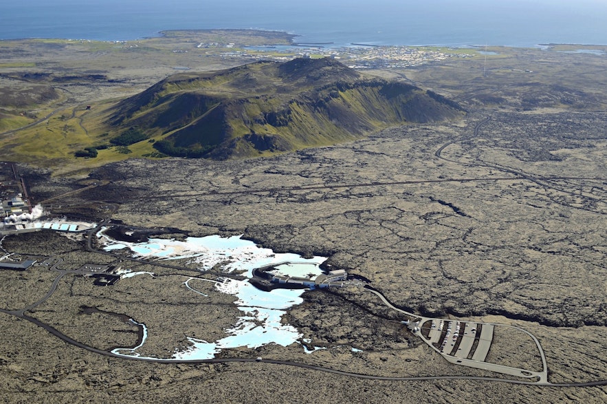 La Laguna Azul es como un oasis en el campo de lava de la península de Reykjanes.