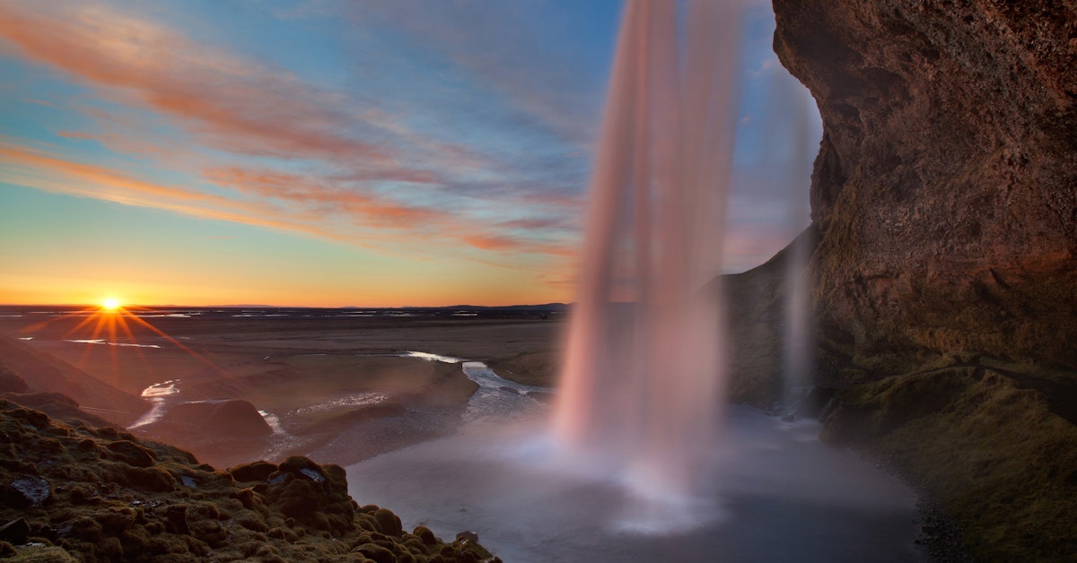Водопад рассвет. Сельяландсфосс Исландия. Водопад Сельяландсфосс. Водопад Сельяландсфосс, Исландия закат. Фото Seljalandsfoss в Исландии.