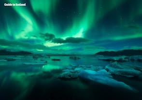 Visite guidée d'hiver des aurores boréales de 8 jours sur le périphérique complet d'Islande