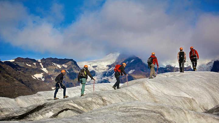 Marche avec crampons sur glacier 