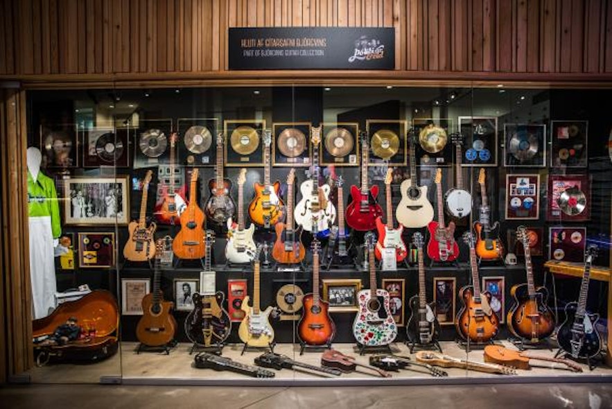 Et udvalg af guitarer, der ejes af den islandske rocklegende Björgvin Halldórsson