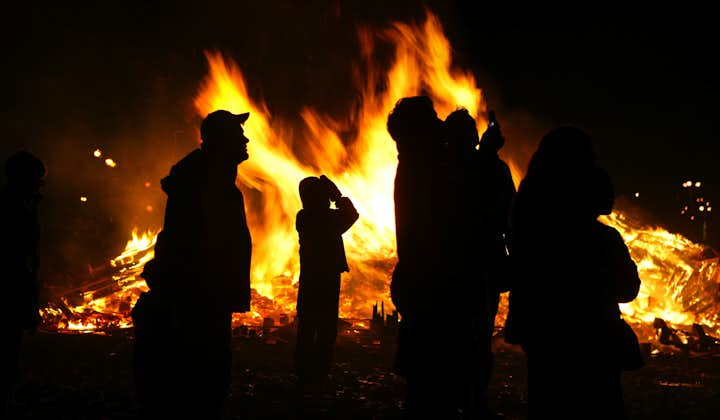 Make lifelong memories with this New Year's Eve bonfire celebration.
