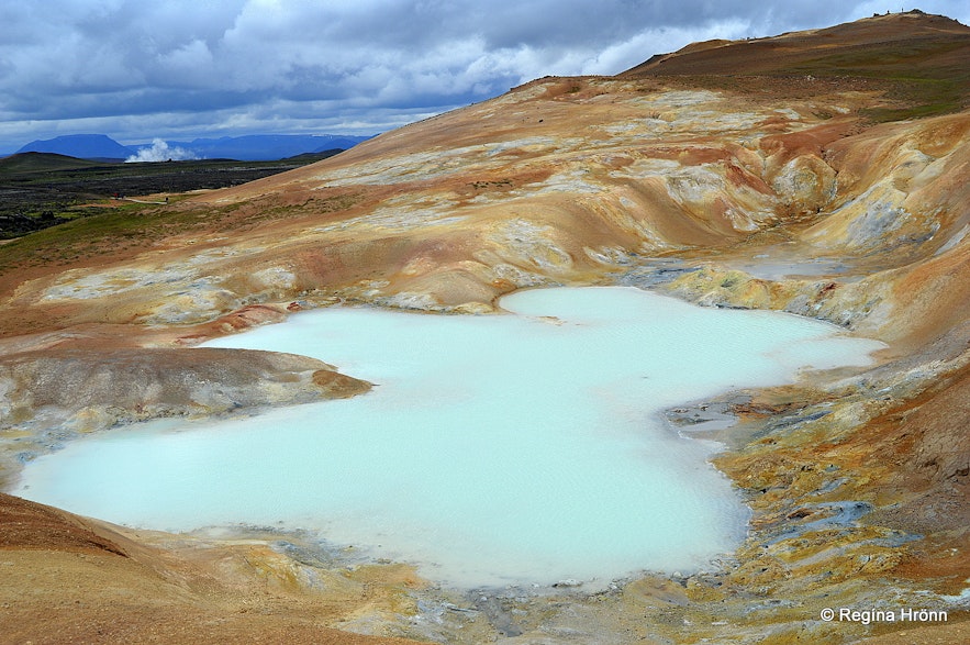 Leirhnjúkur mud pools in N-Iceland