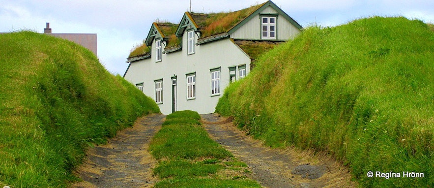Grænavatn turf house in North-Iceland