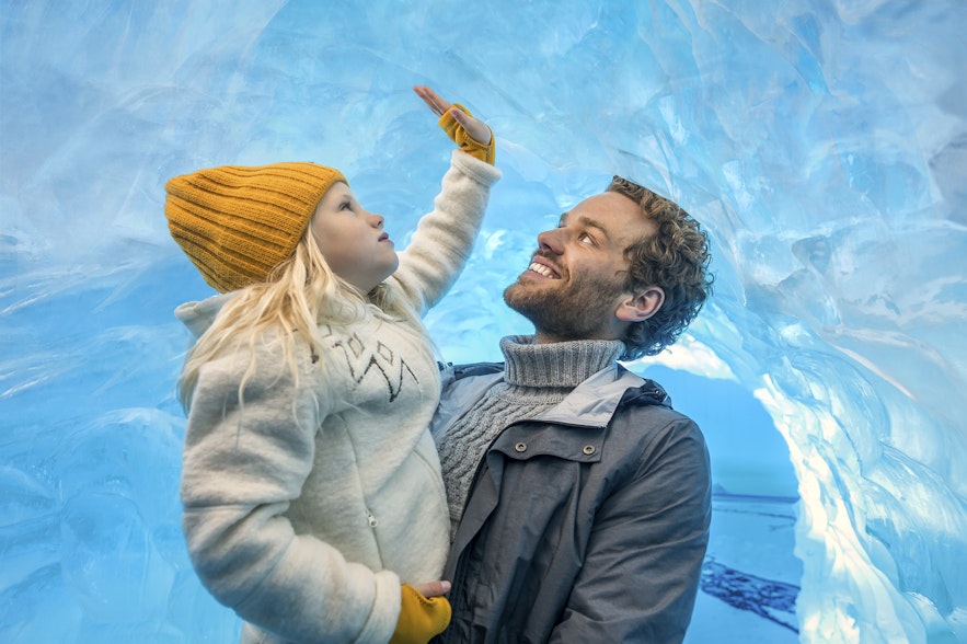 Om ditt barn inte har åldern inne för att åka på glaciärtur är Perlan det näst bästa alternativet!