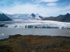 観光情報：ブレイズアゥルロゥン氷河湖