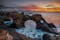 Gatklettur接吻石是冰岛西部斯奈山半岛上最著名的海蚀奇石构造之一