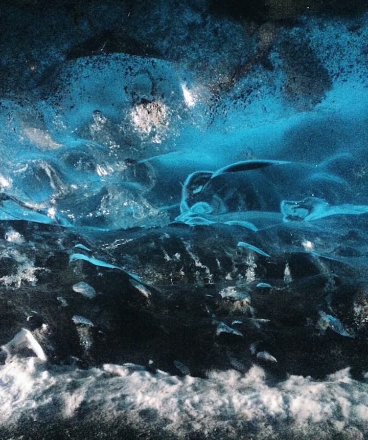 Besuch einer Eishöhle in Süd-Island
