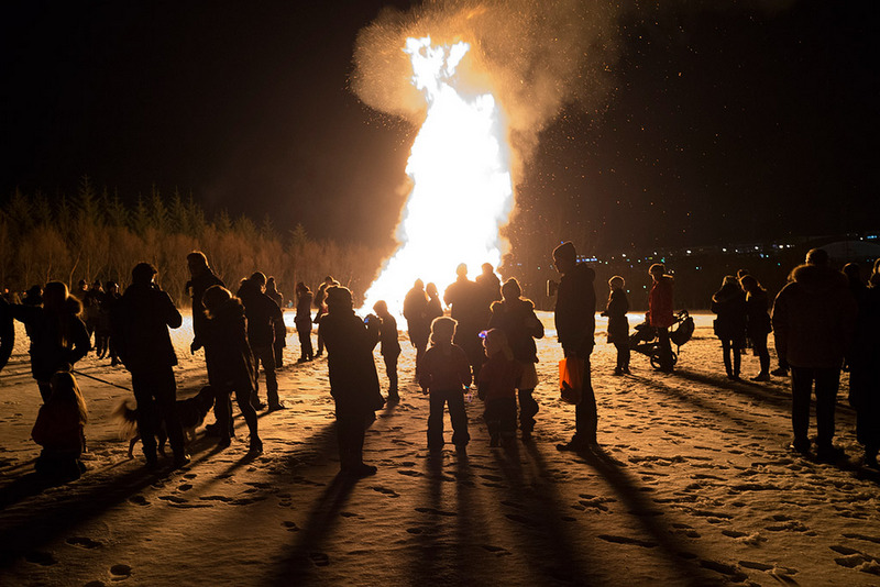 New Year's Dinner at Perlan | Bonfire & Fireworks Tour 20...