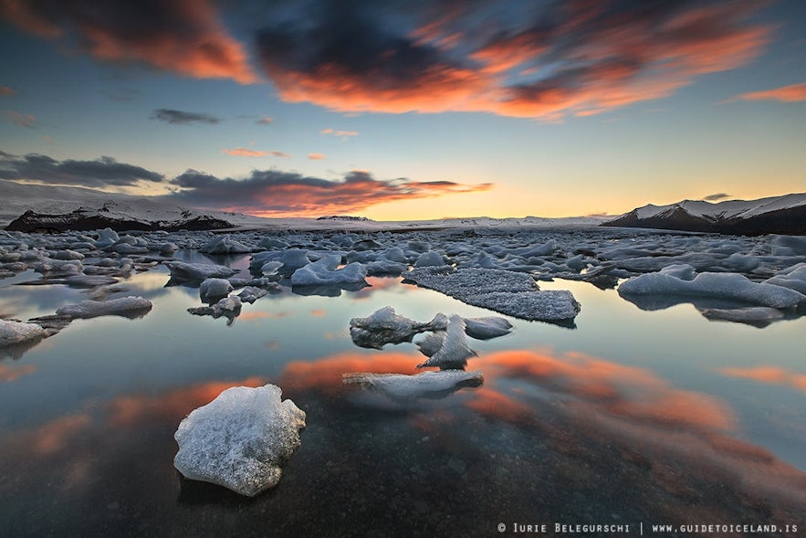 八月来冰岛，去杰古沙龙冰河湖可以参加一日游、多日游，有很多种旅行团可选
