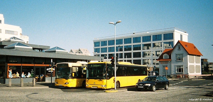 在冰岛搭乘公交车