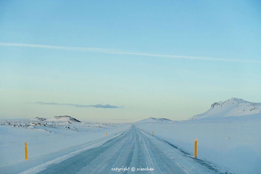 冬天在冰岛自驾，路况天气不理想，需格外小心