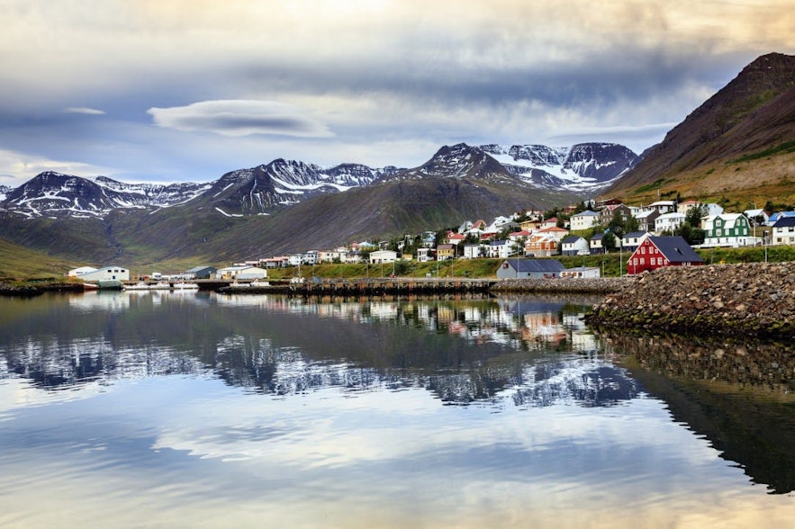 La ville de Siglufjörður au nord de l'Islande