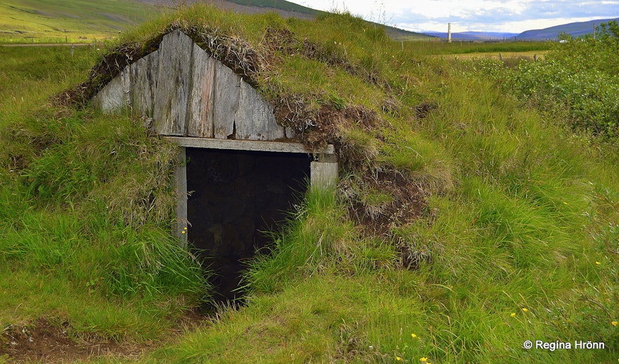 A turf outhouse at Kiðagil Bárðardalur