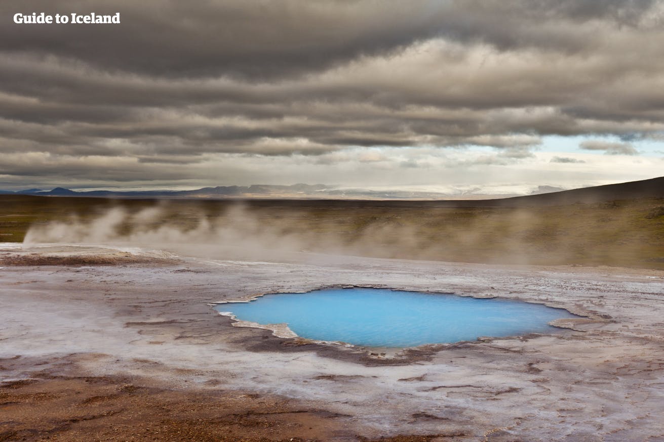 冰岛中央内陆高低地区有数量众多的温泉，其中包括了兰德曼纳劳卡(Landmannalaugar)