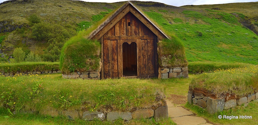 The reconstructed Þjóðveldisbærinn - Commonwealth Farm