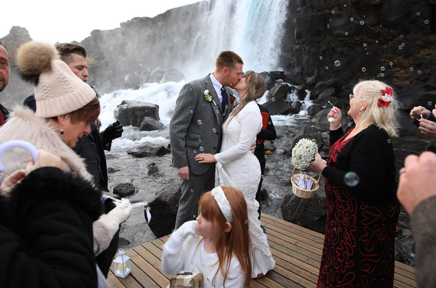 Winter wedding at Þingvellir National Park in Iceland