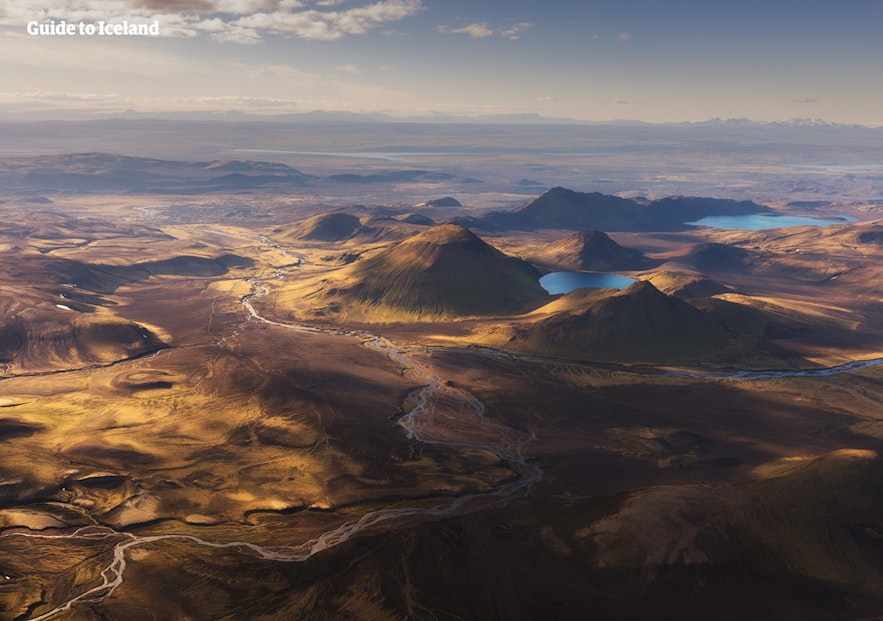 冰岛很多直升机旅行团都会飞过壮阔的内陆高地地区
