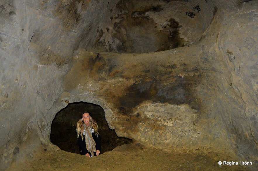 Rútshellir cave - inside the cave