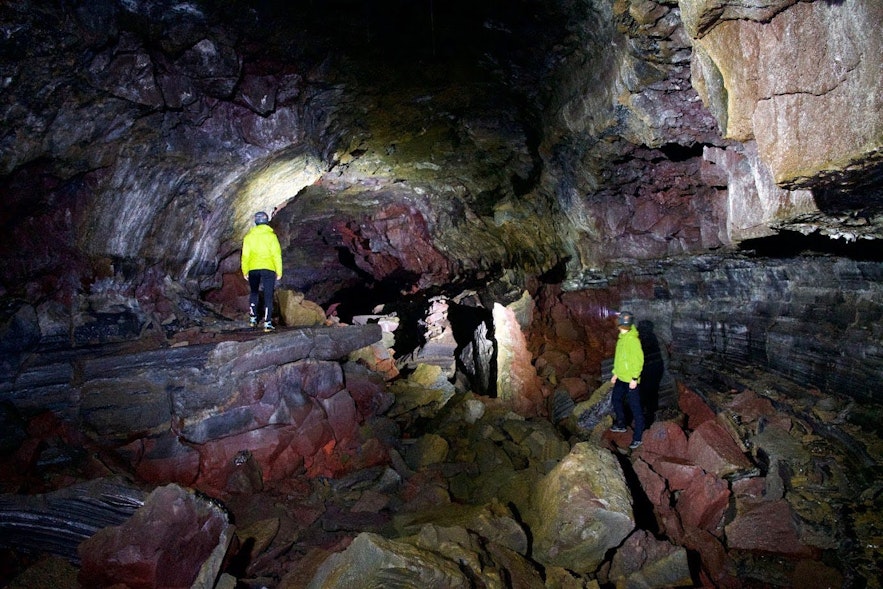 アルナルケルの洞窟