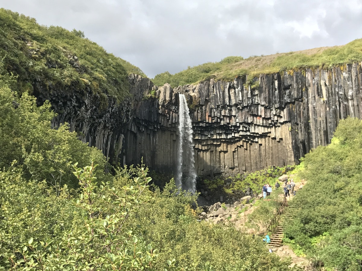 Wanderung Zum Svartifoss Wasserfall Guide To Iceland 