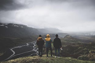 아이슬란드의 외딴 고원지대를 여행하며 대자연의 힘을 느껴보세요.