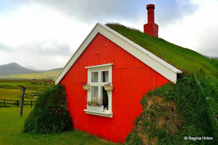 Lindarbakki Turf House in Borgarfjörður-Eystri 