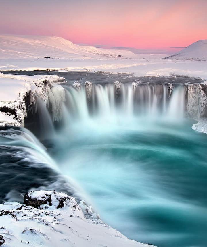 7 Reasons to Visit Iceland During Winter
