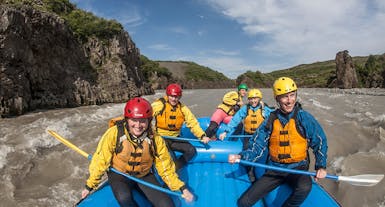 Le rafting en Islande est une activité d'aventure et d'adrénaline.