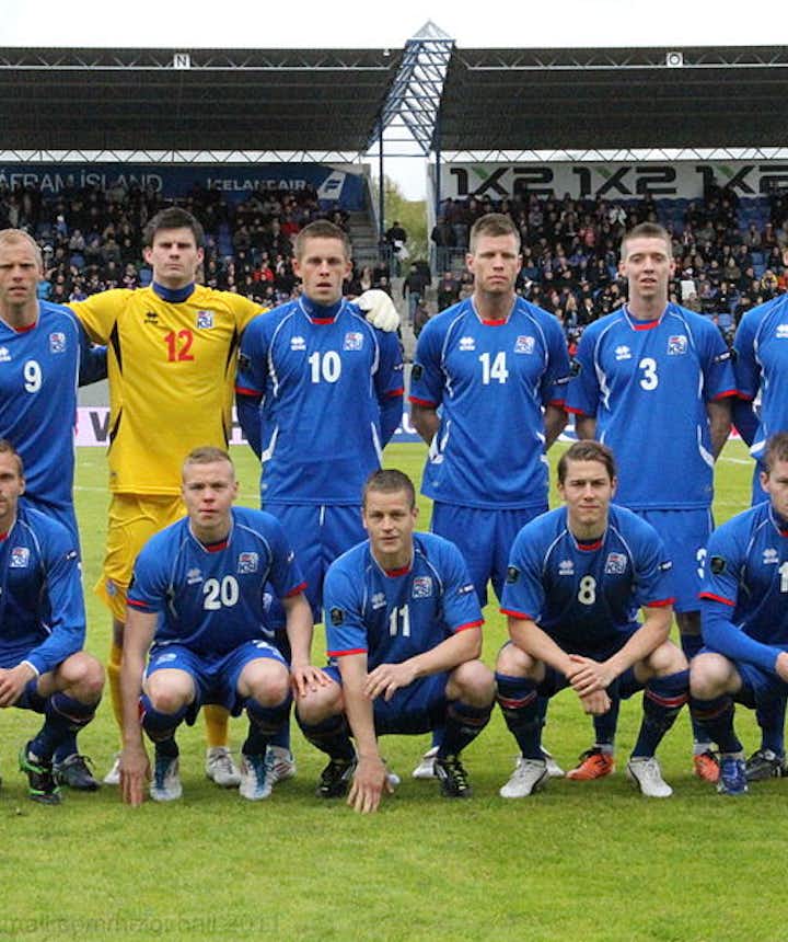 Iceland team with Eiður Guðjohnsen | © WikiCommons