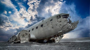 DC-3飛行機の残骸