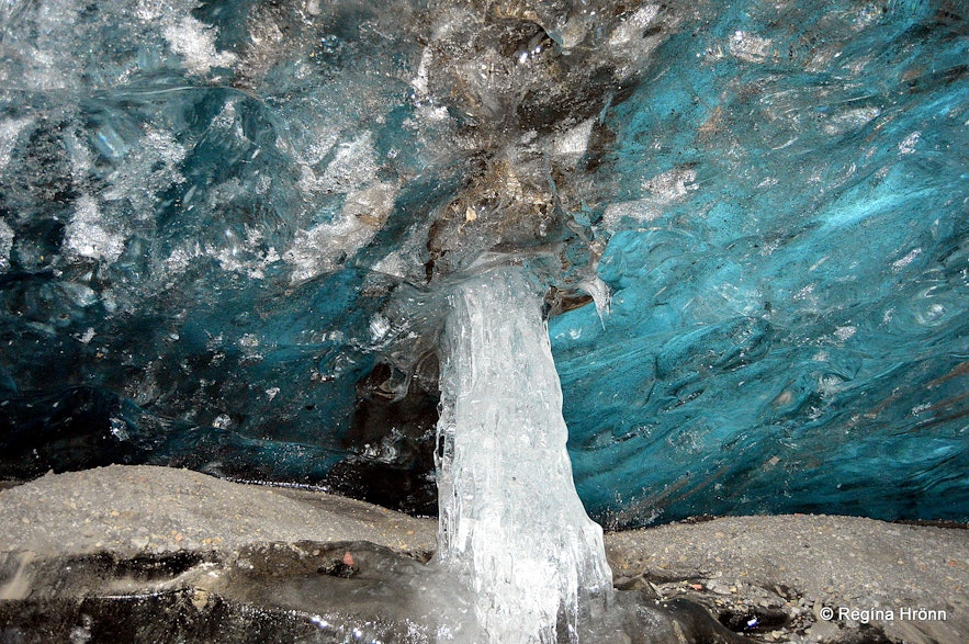 Fláajökull glacier ice cave