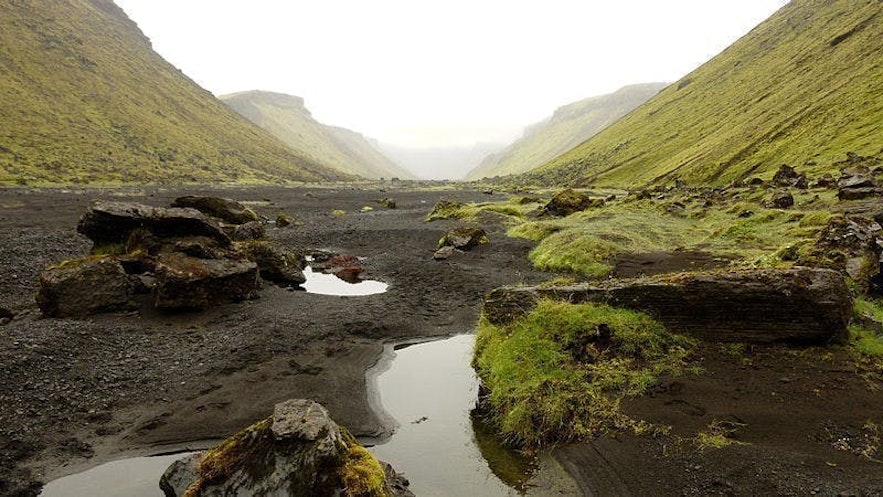 アイスランドのハイランド地方にあるエルドギャウ渓谷