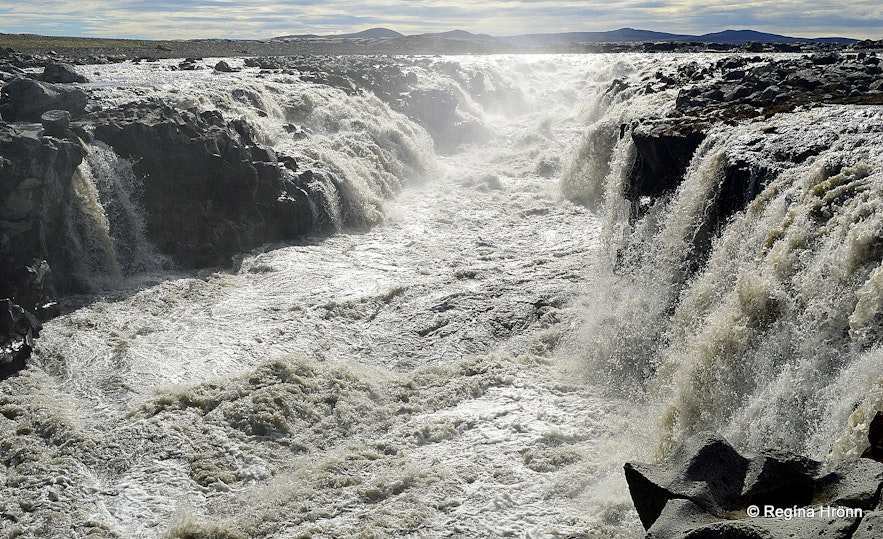 Gljúfrasmiður waterfall in Jökulsá á Fjöllum