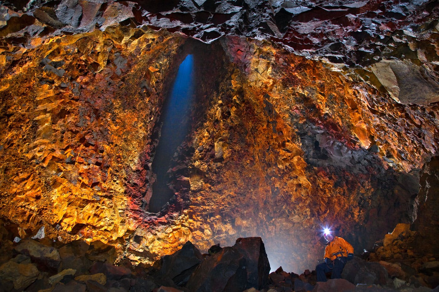 Þríhnúkagígur volcano's magma chamber is filled with incredible colour patterns.